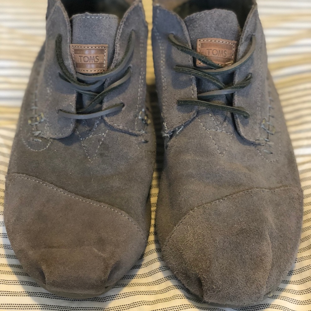 TOMS Moccasins size 10